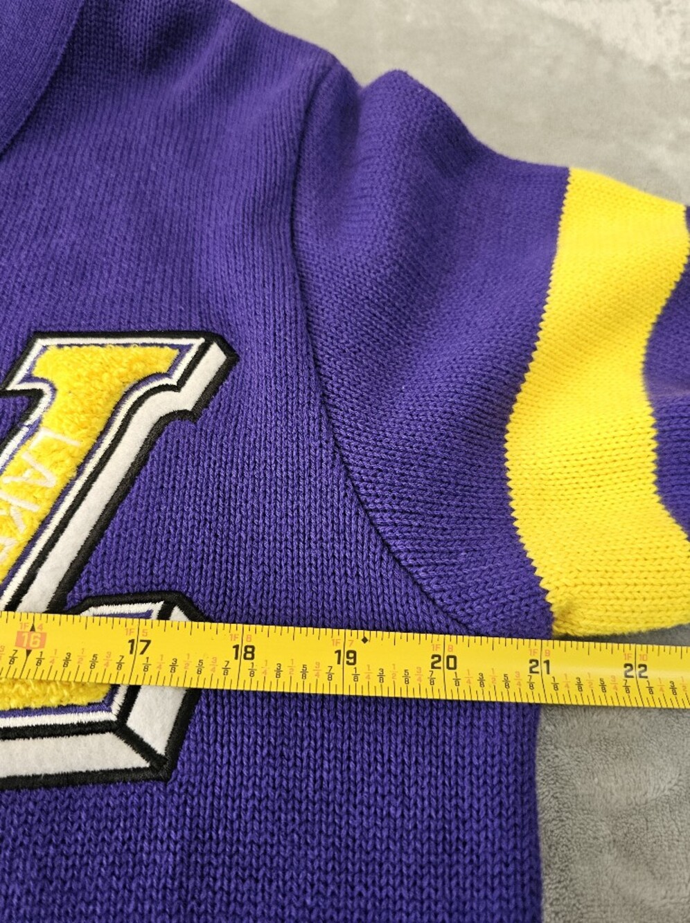 NWT Women's FISLL LA Lakers Chenille Letterman Cardigan Sweater Purple Sz M - Picture 12 of 13